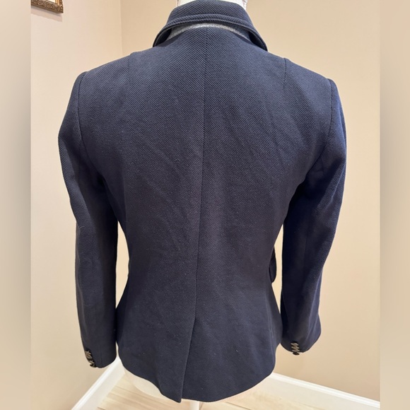 Preppy Navy Banana Republic Blazer - Picture 7 of 9